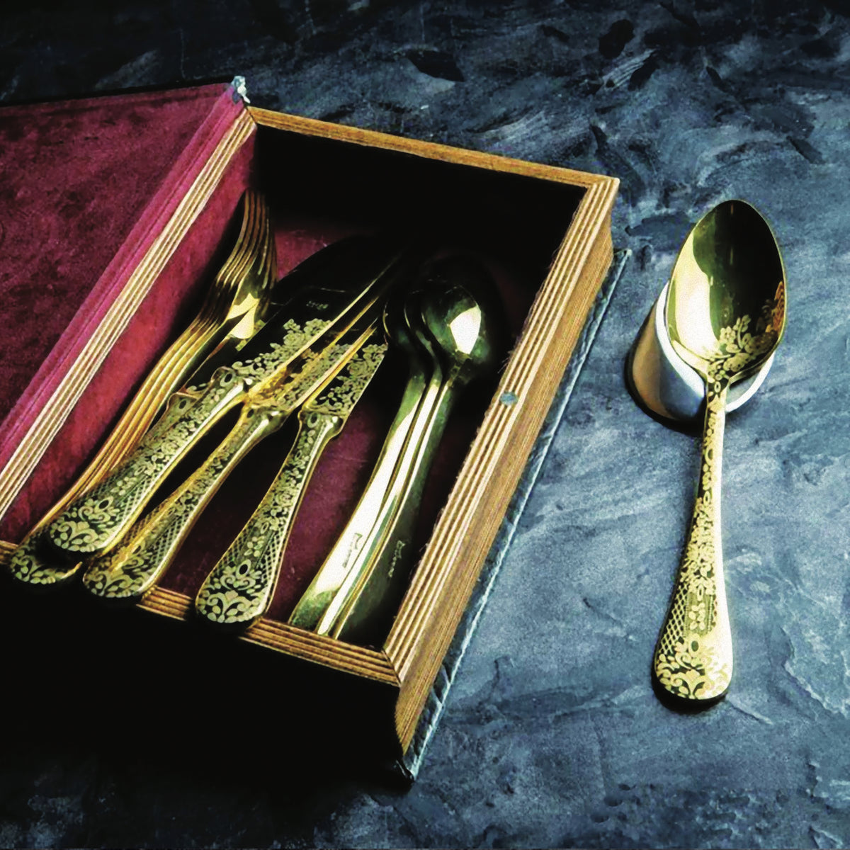 Mepra Casablanca Gold Luxury Flatware Set 5-Piece 18/10 Stainless Steel 1097CB22005